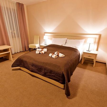 Wiatraczna Hotel Varsó Kültér fotó