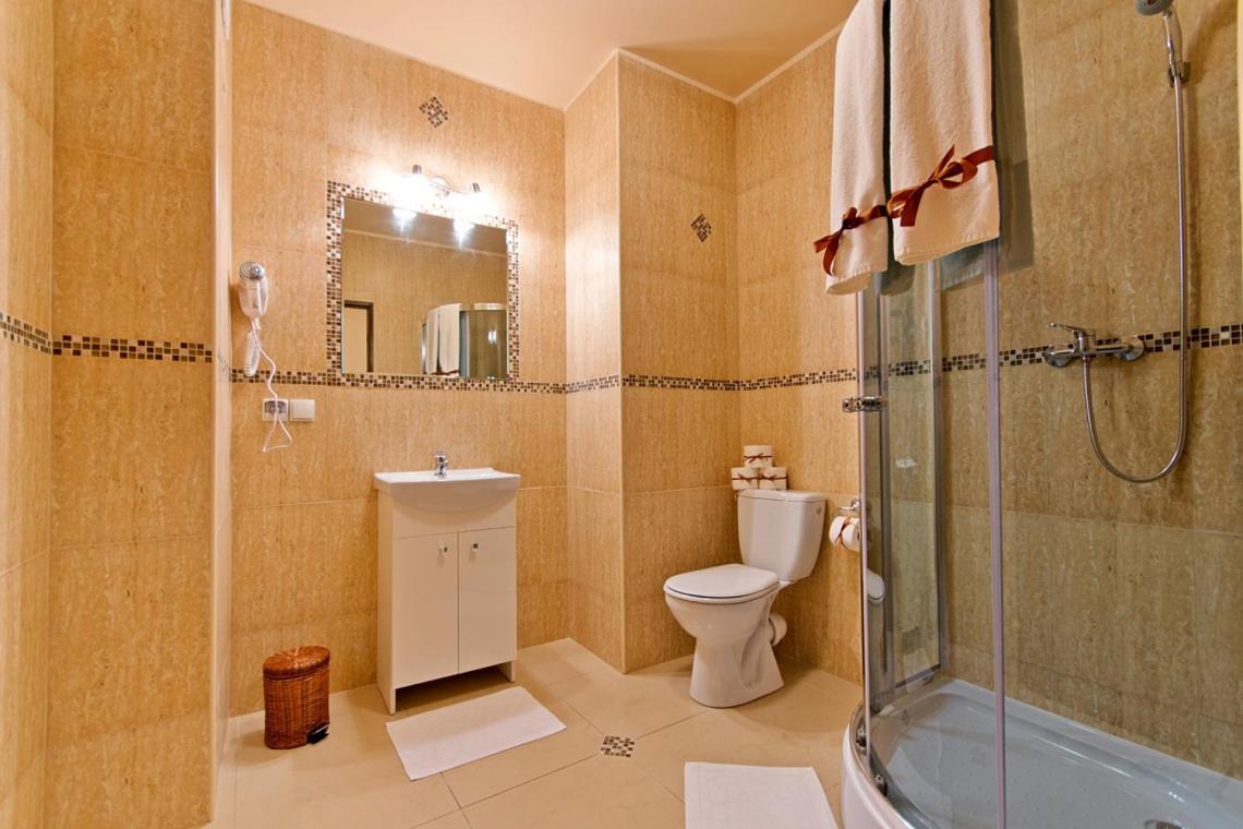 Wiatraczna Hotel Varsó Kültér fotó